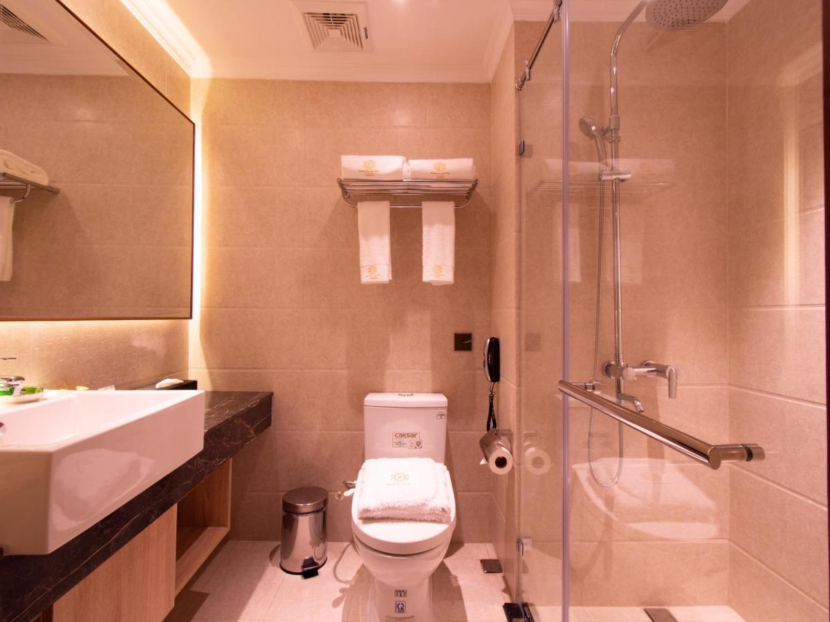 Prince Hotel Янгон Екстериор снимка