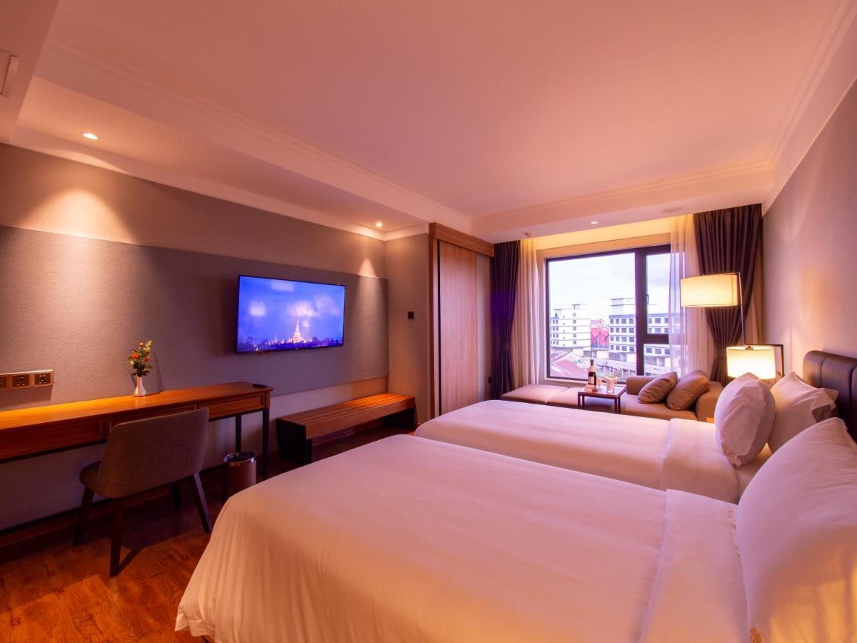 Prince Hotel Янгон Екстериор снимка