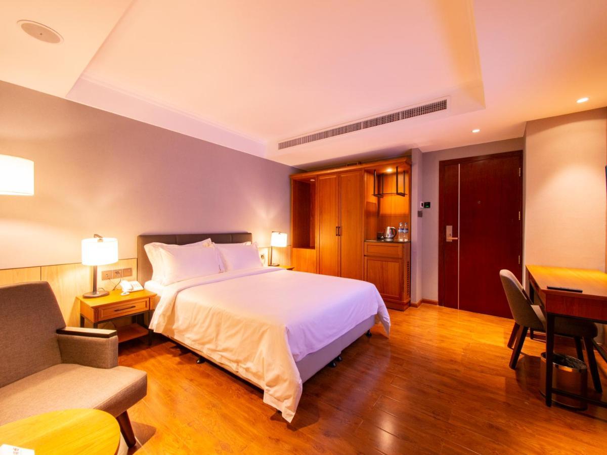 Prince Hotel Янгон Екстериор снимка