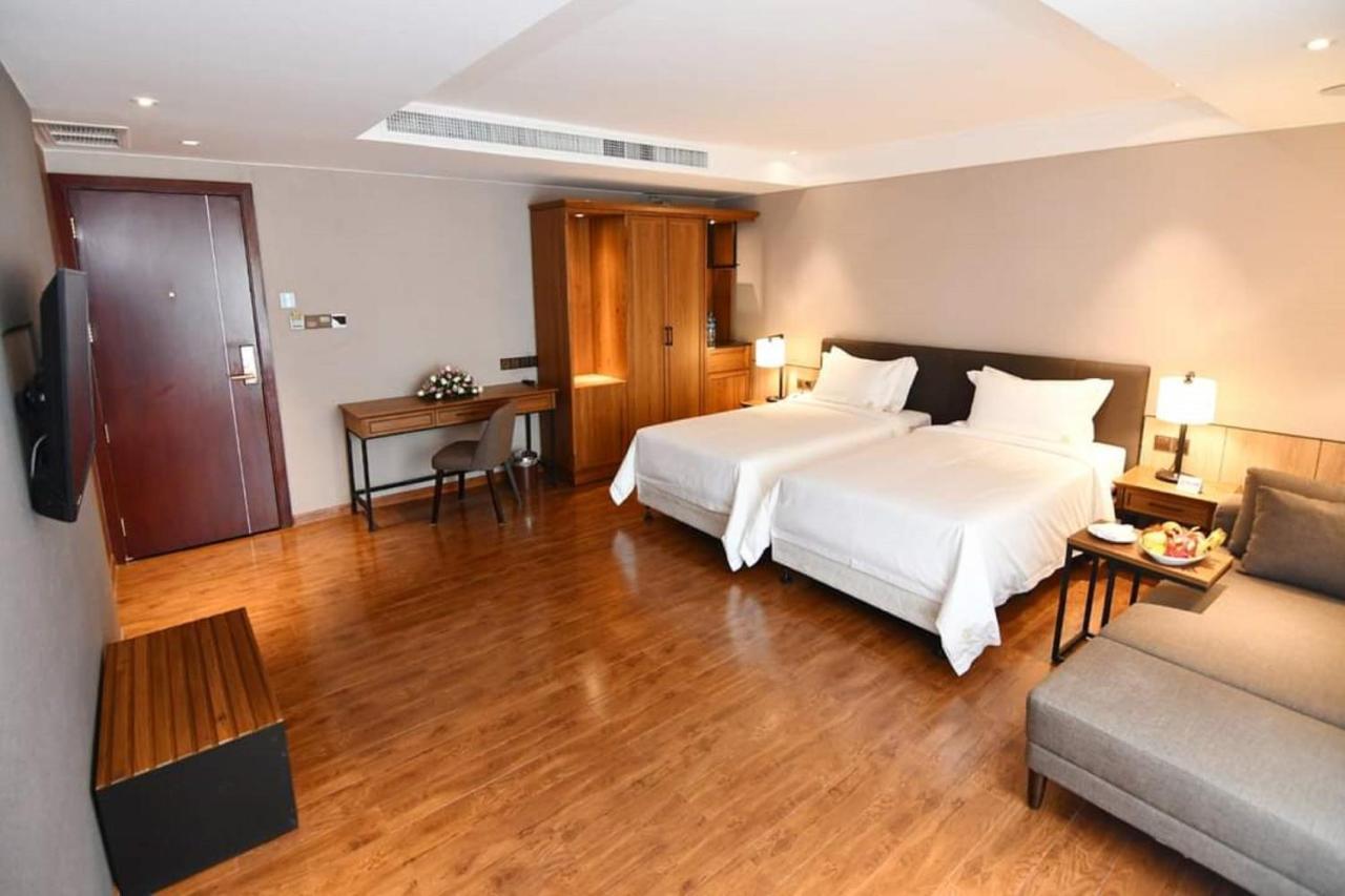 Prince Hotel Янгон Екстериор снимка