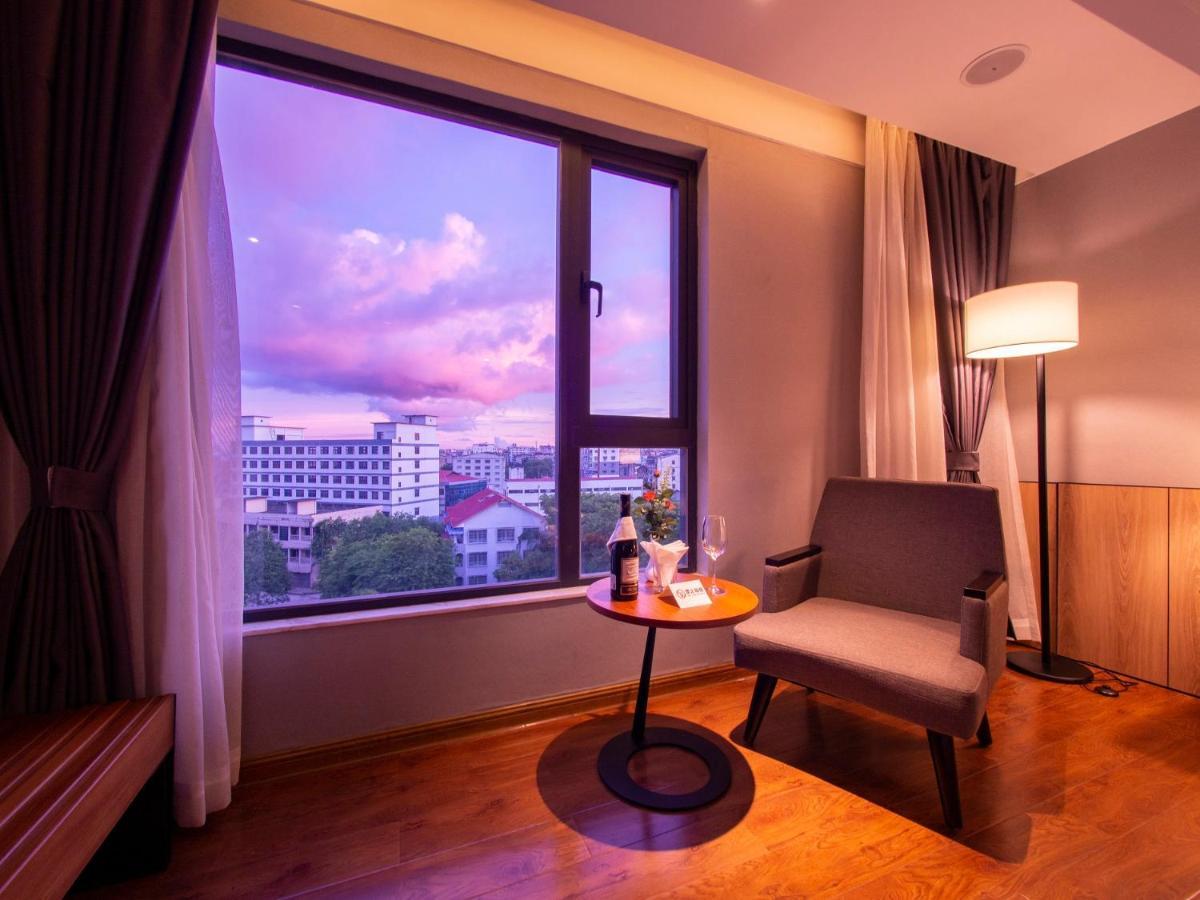 Prince Hotel Янгон Екстериор снимка