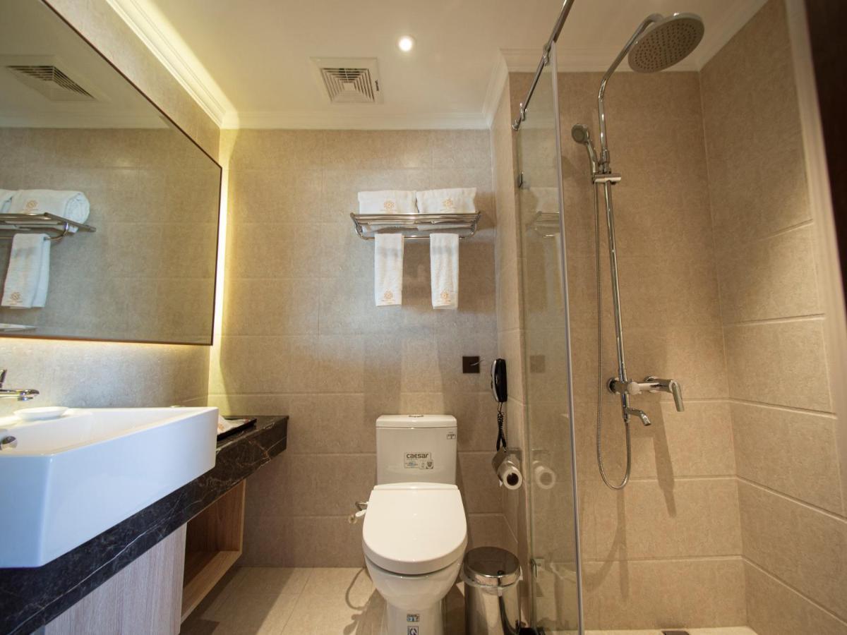 Prince Hotel Янгон Екстериор снимка