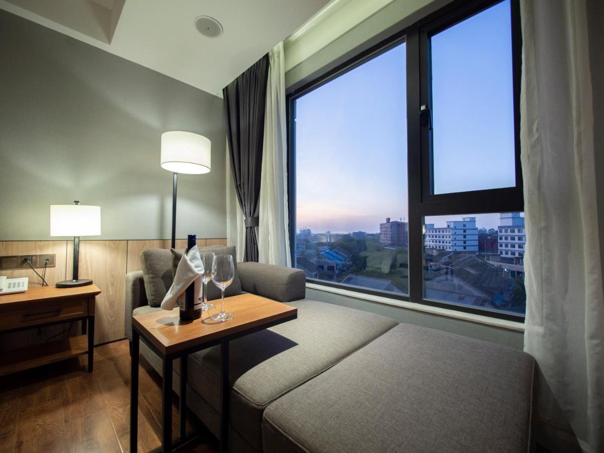 Prince Hotel Янгон Екстериор снимка